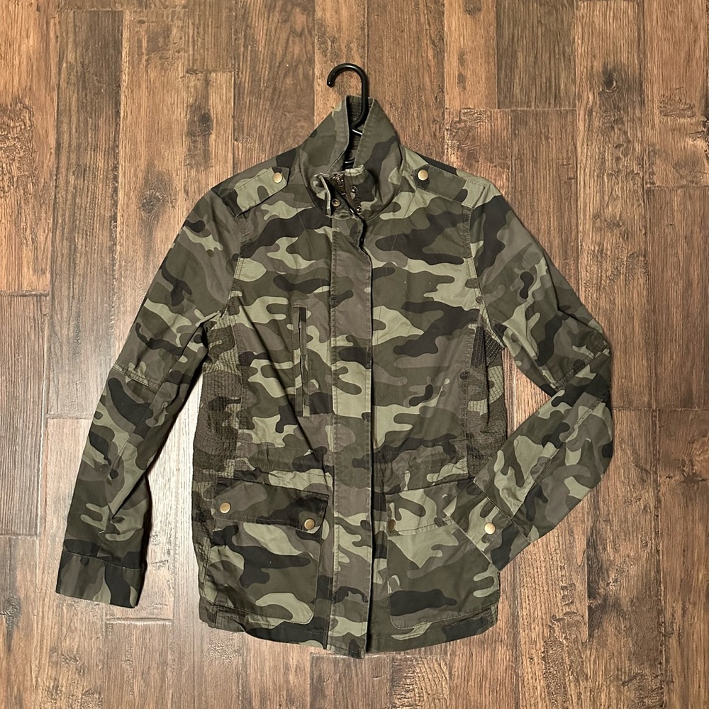 Love Tree Camouflage Zip-Up Jacket